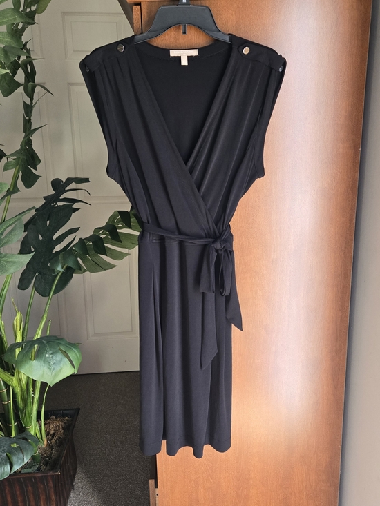Banana Republic Dresses & Skirts - Banana Republic Black Sleeveless Wrap Dress with Tie Waist